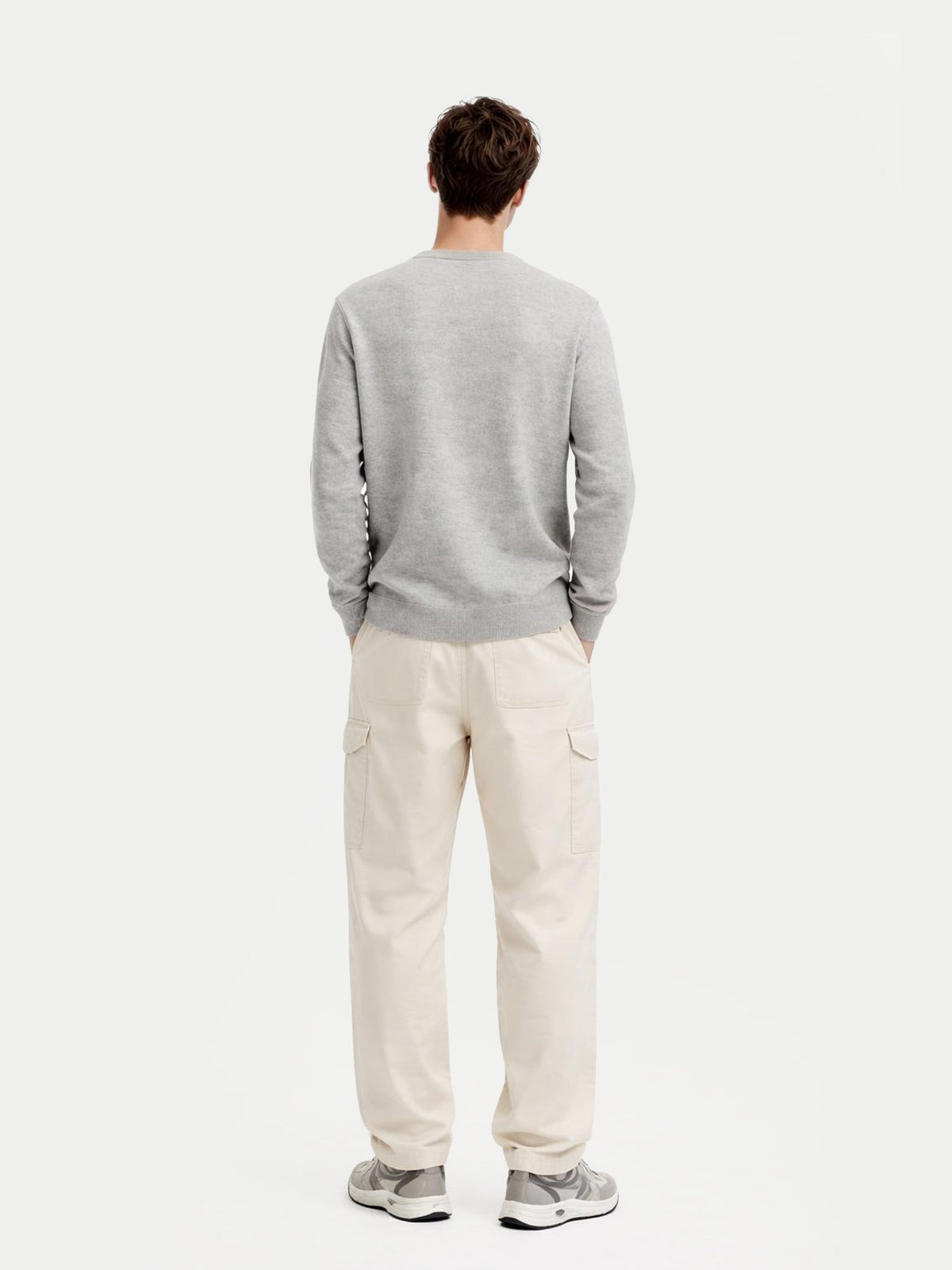 Essential Crewneck Cashmere Sweater — Steel Silver
