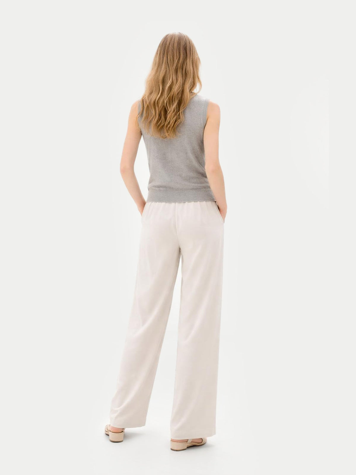 Timeless Cashmere Crewneck Vest — Steel Silver