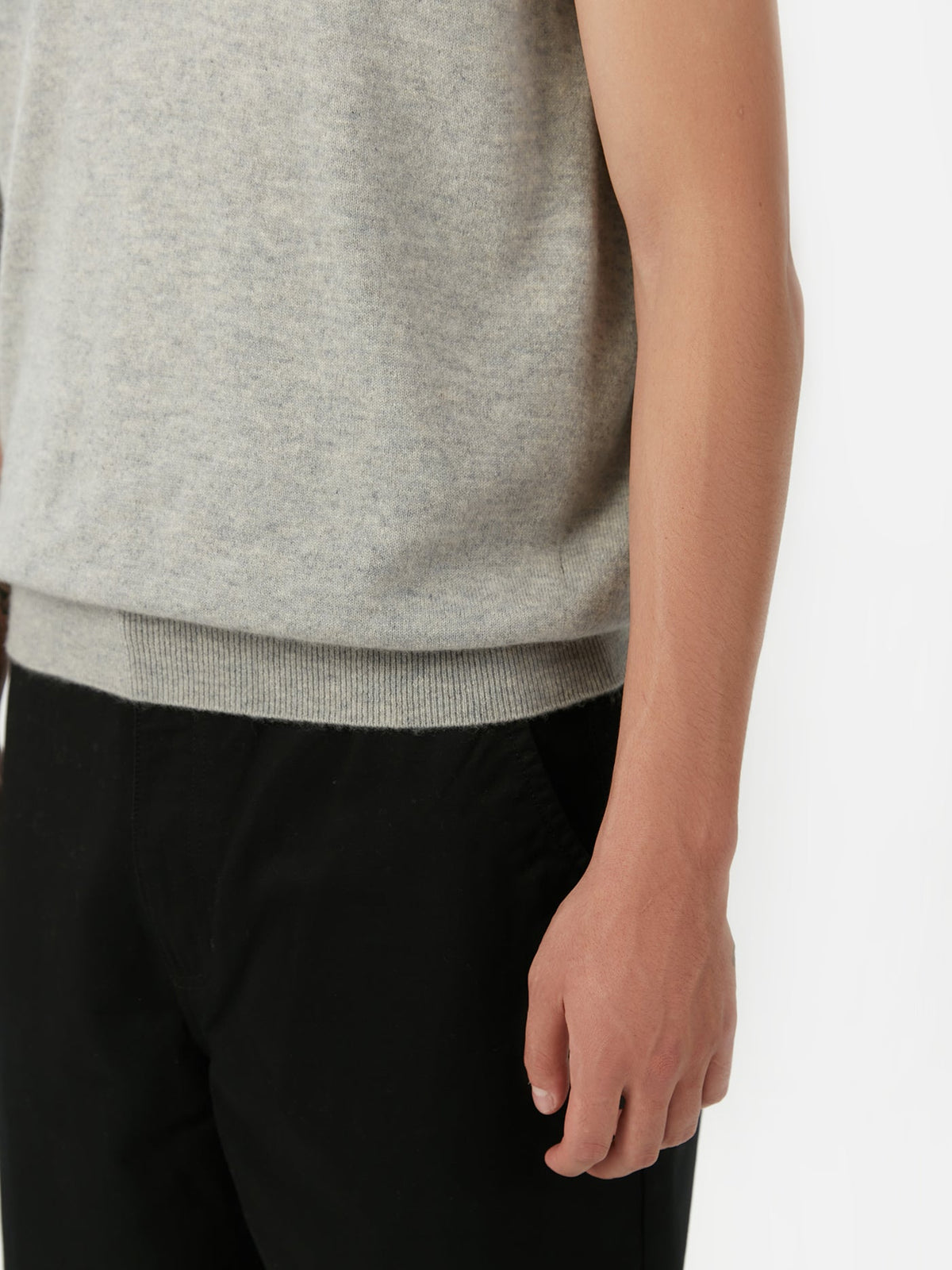 Essential Natural Color V-neck Cashmere Vest — Steel Silver