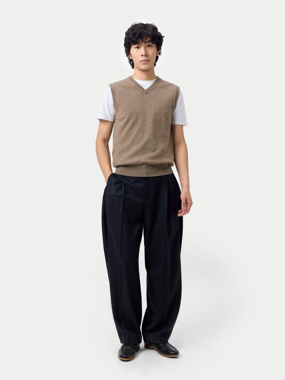 Timeless V-neck Cashmere Vest — Taupe