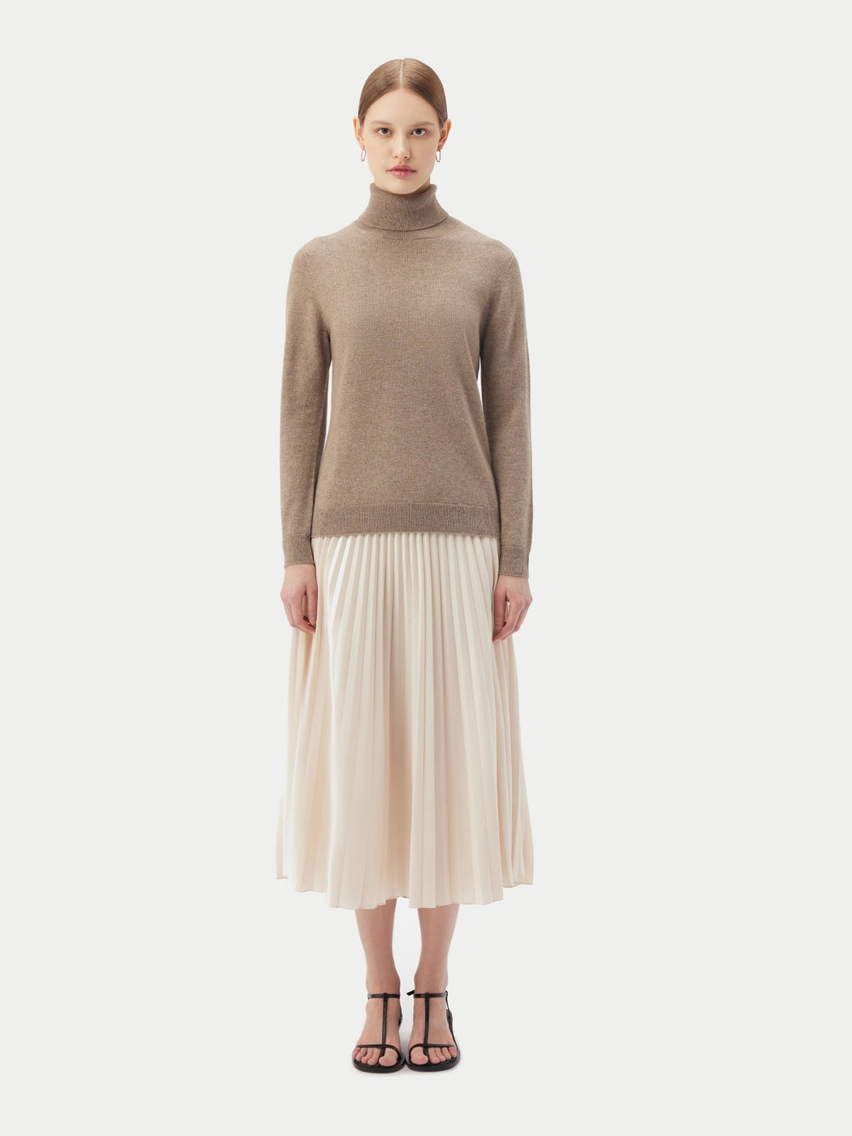 Essential Cashmere Turtleneck Sweater — Taupe