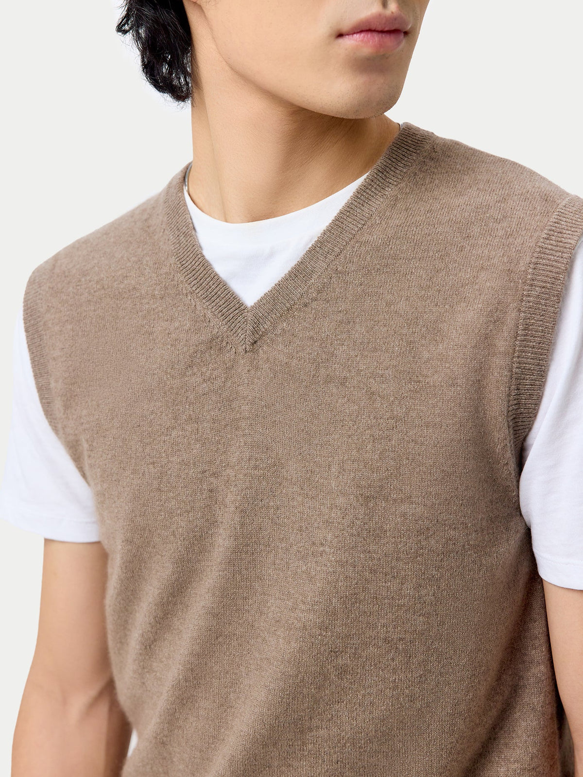 Timeless V-neck Cashmere Vest — Taupe