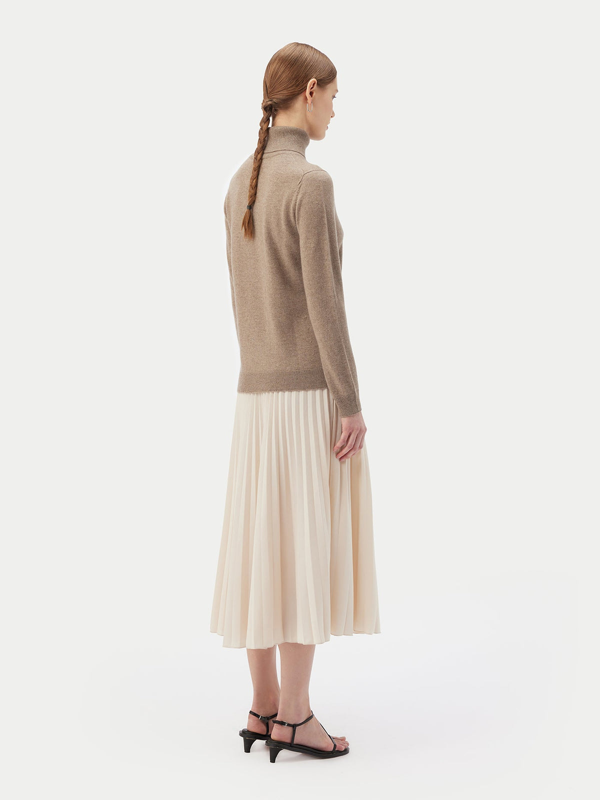 Essential Cashmere Turtleneck Sweater — Taupe