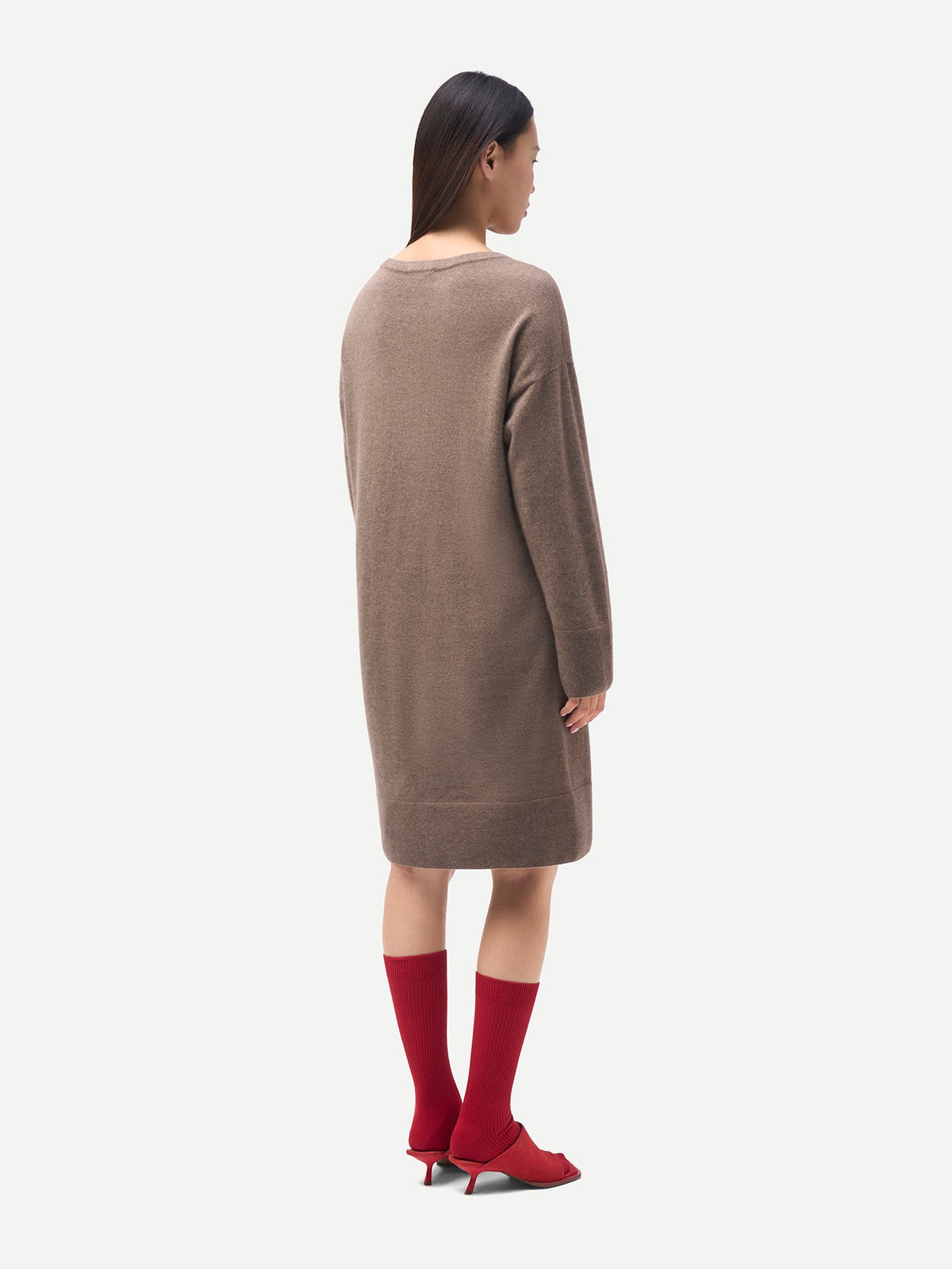 Seamless Crewneck Cashmere Dress — Taupe