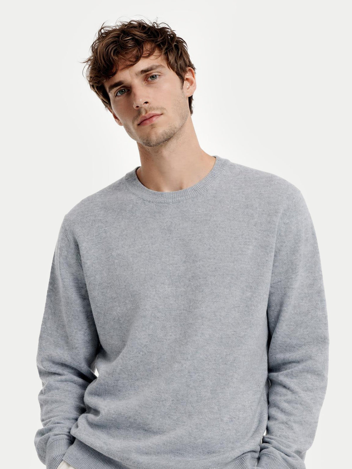 Essential Crewneck Cashmere Sweater — Urban Silver