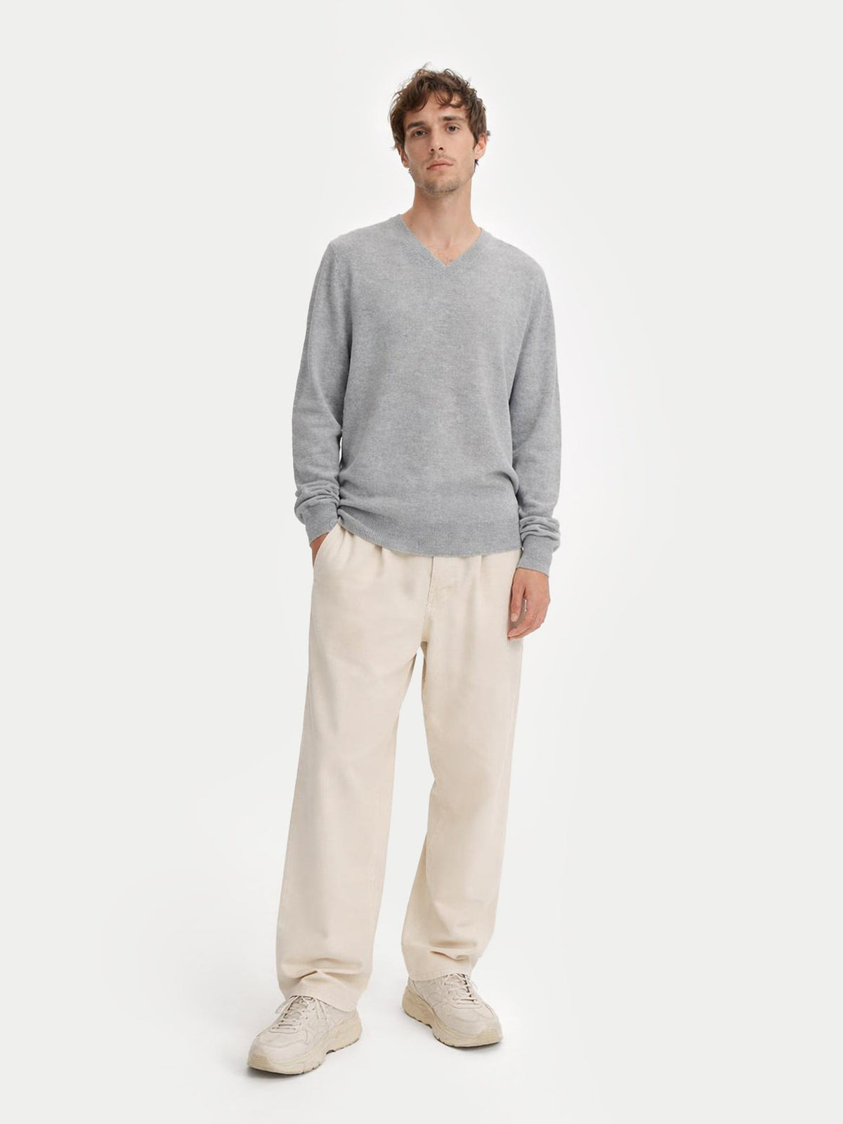 Essential Crewneck Cashmere Sweater — Urban Silver