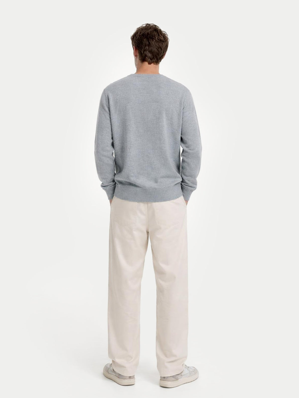 Essential Crewneck Cashmere Sweater — Urban Silver